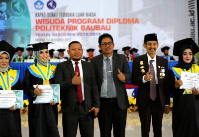 Peserta Terbaik Wisuda Program Diploma Tahun Akademik 2018-2019